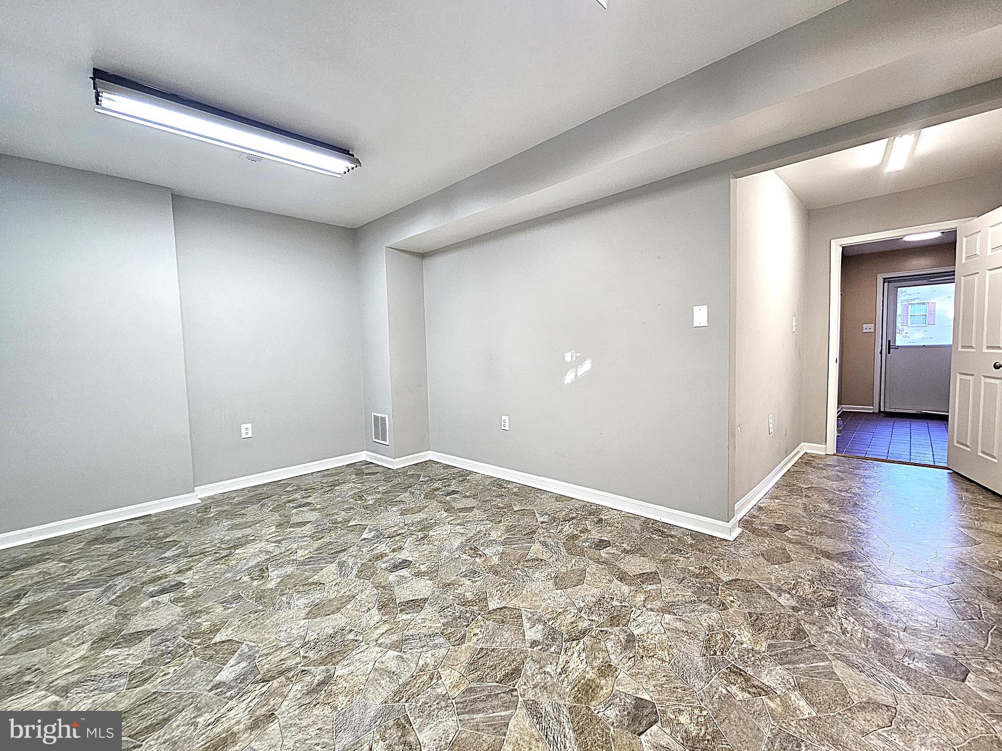 FOXRIDGE - Residential Lease