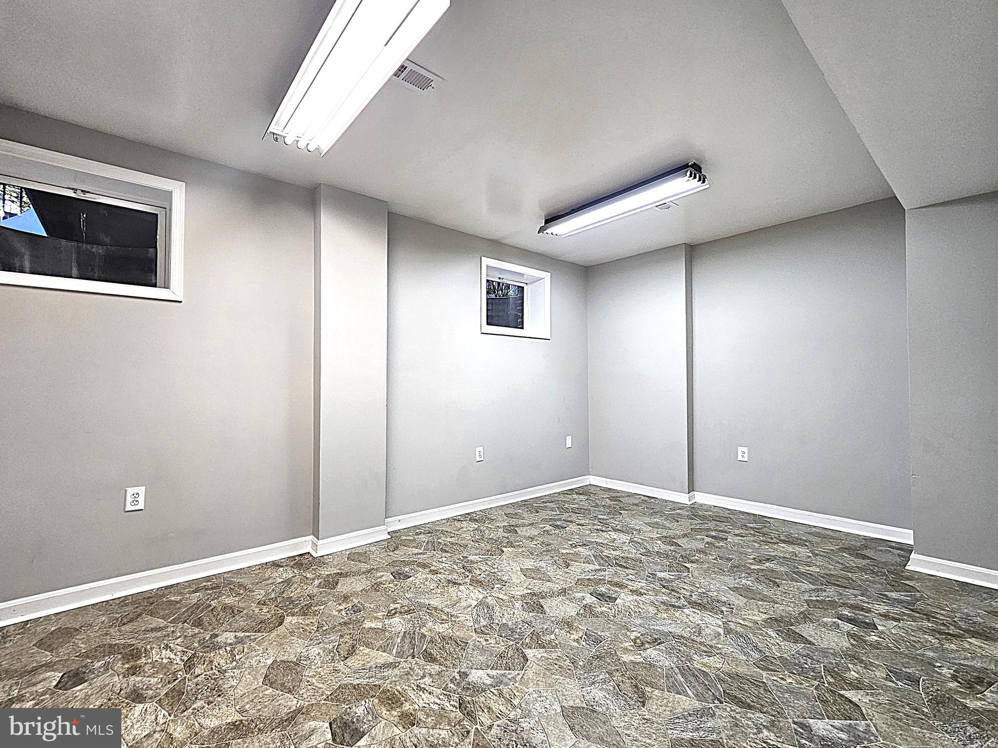 FOXRIDGE - Residential Lease