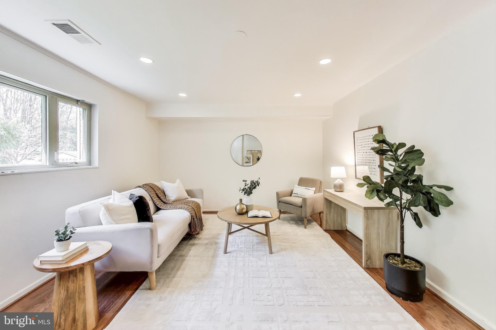 CHEVY CHASE - Residential