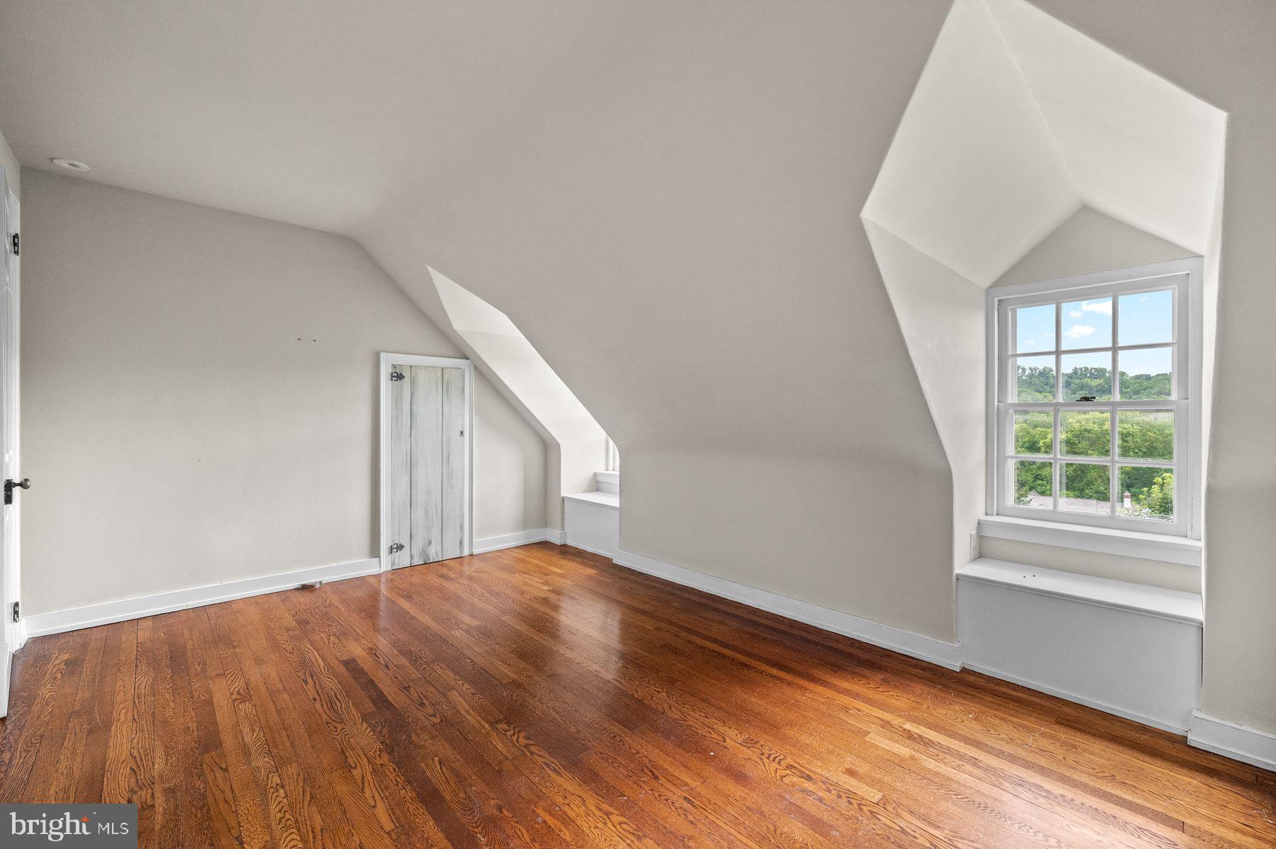 GULPH CREEK - Residential