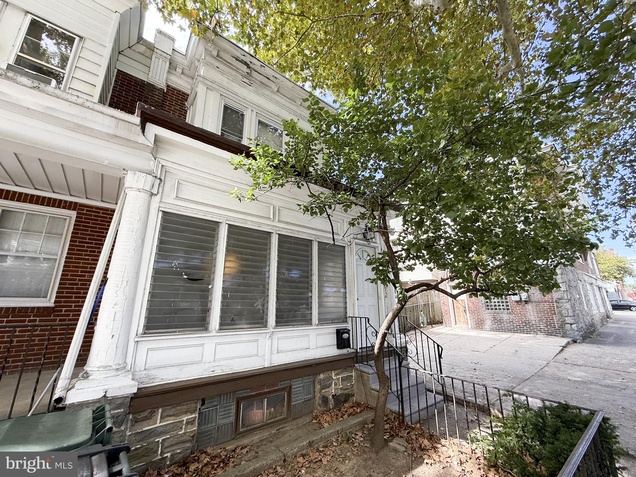 1112 E SANGER STREET