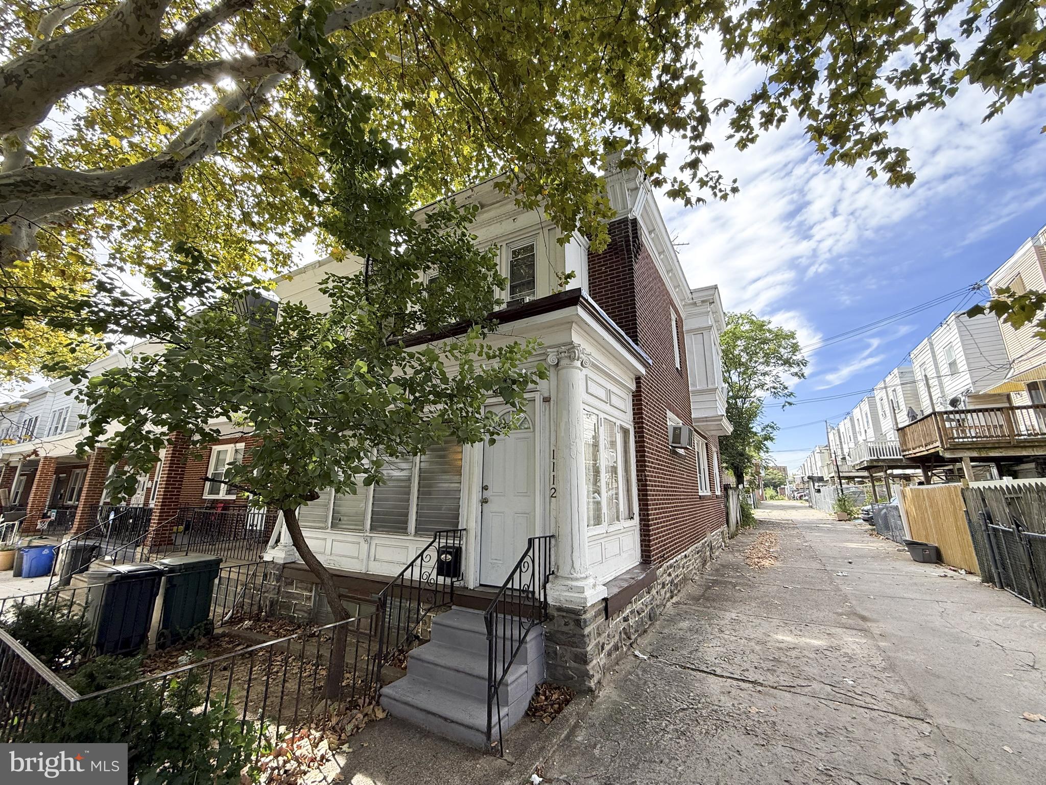 1112 E SANGER STREET