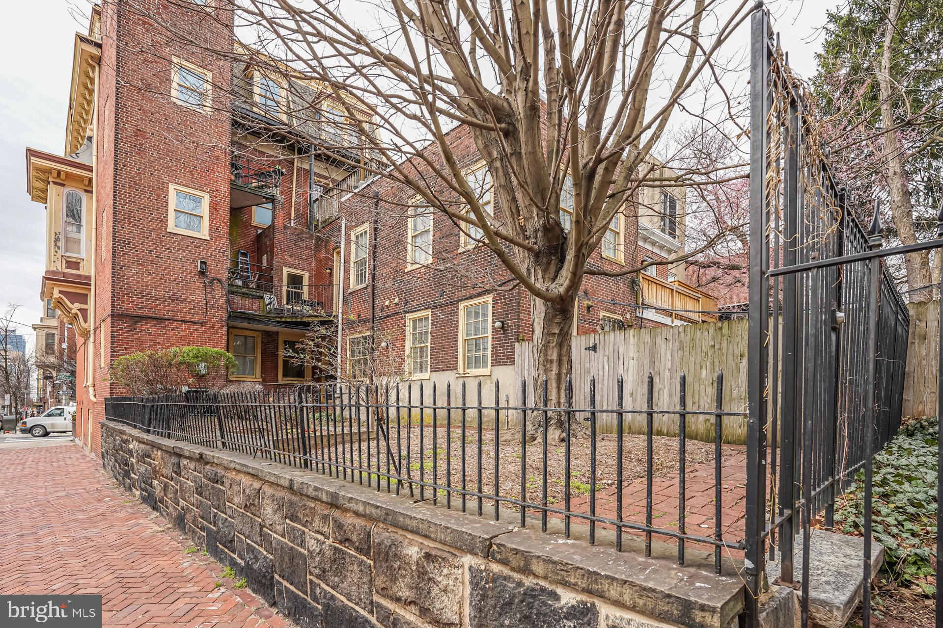 SPRING GARDEN - Residential