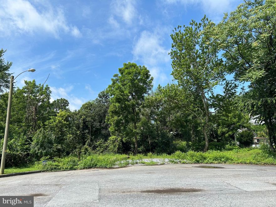 Choose your builder! Nice lot nestled in a well-maintained neighborhood. Convenient to major roadways, local shopping, airport and more! Perc and probe have been completed.