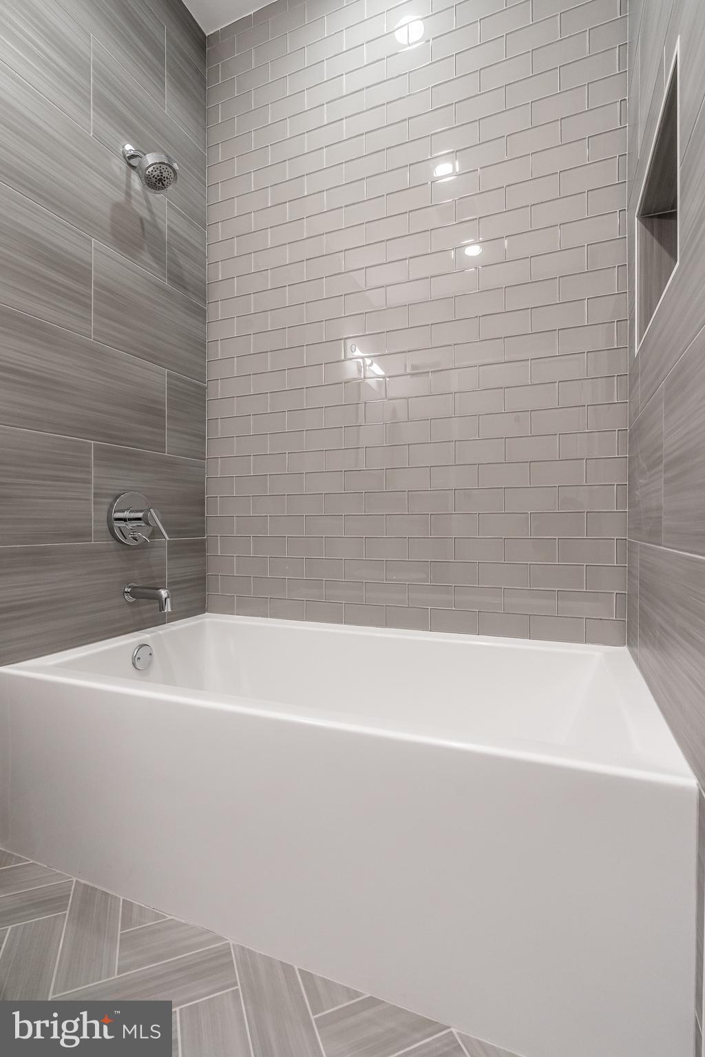 FISHTOWN - Residential Lease