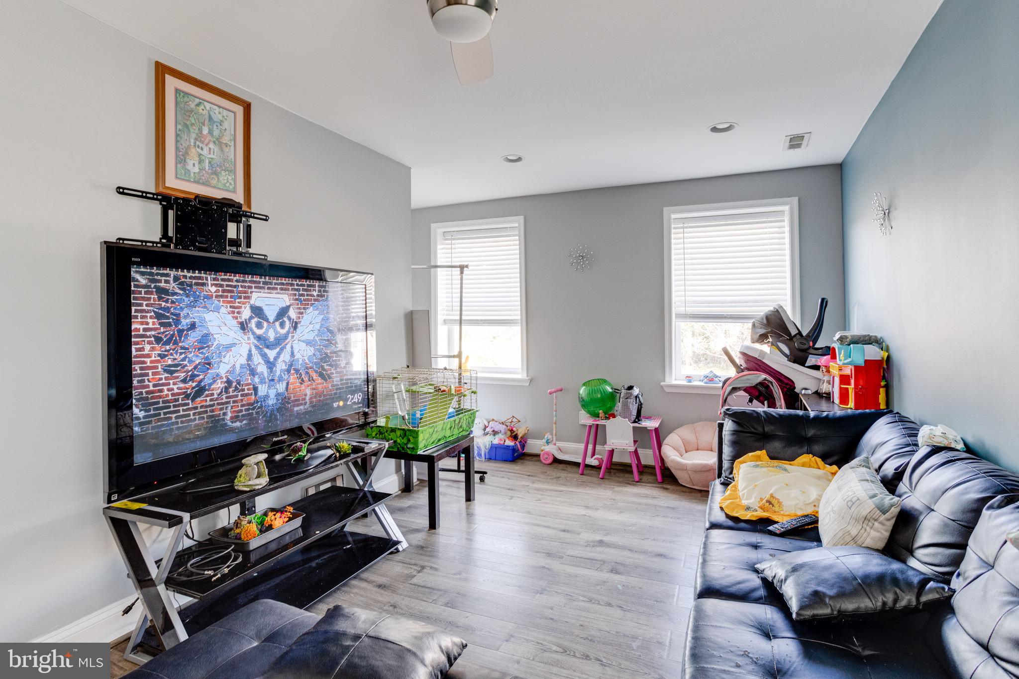 UNION SQUARE - Residential Income