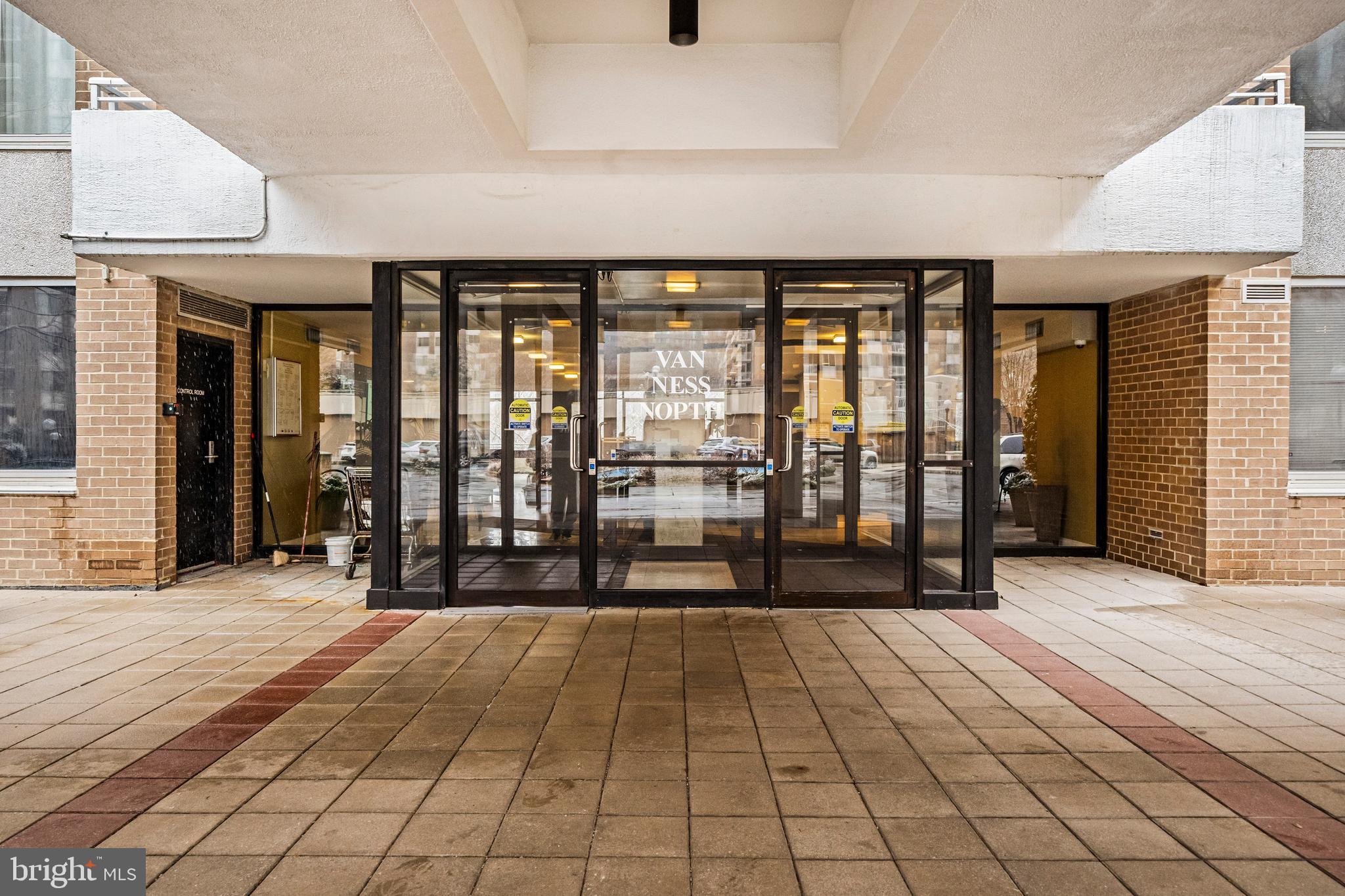 3001 VEAZEY TERRACE NW 703