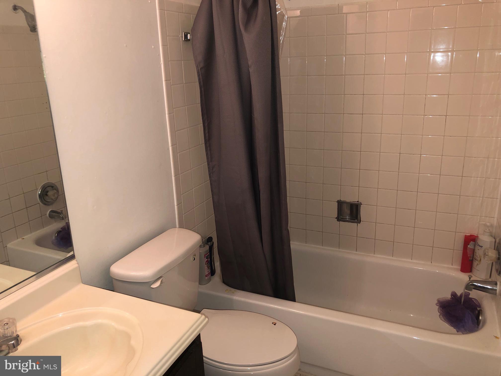 REFLECTION LAKE - Residential Lease