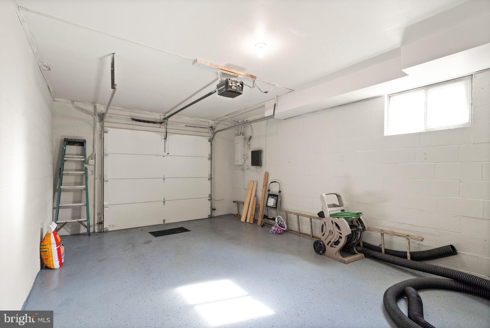 ALTA VISTA - Residential Lease