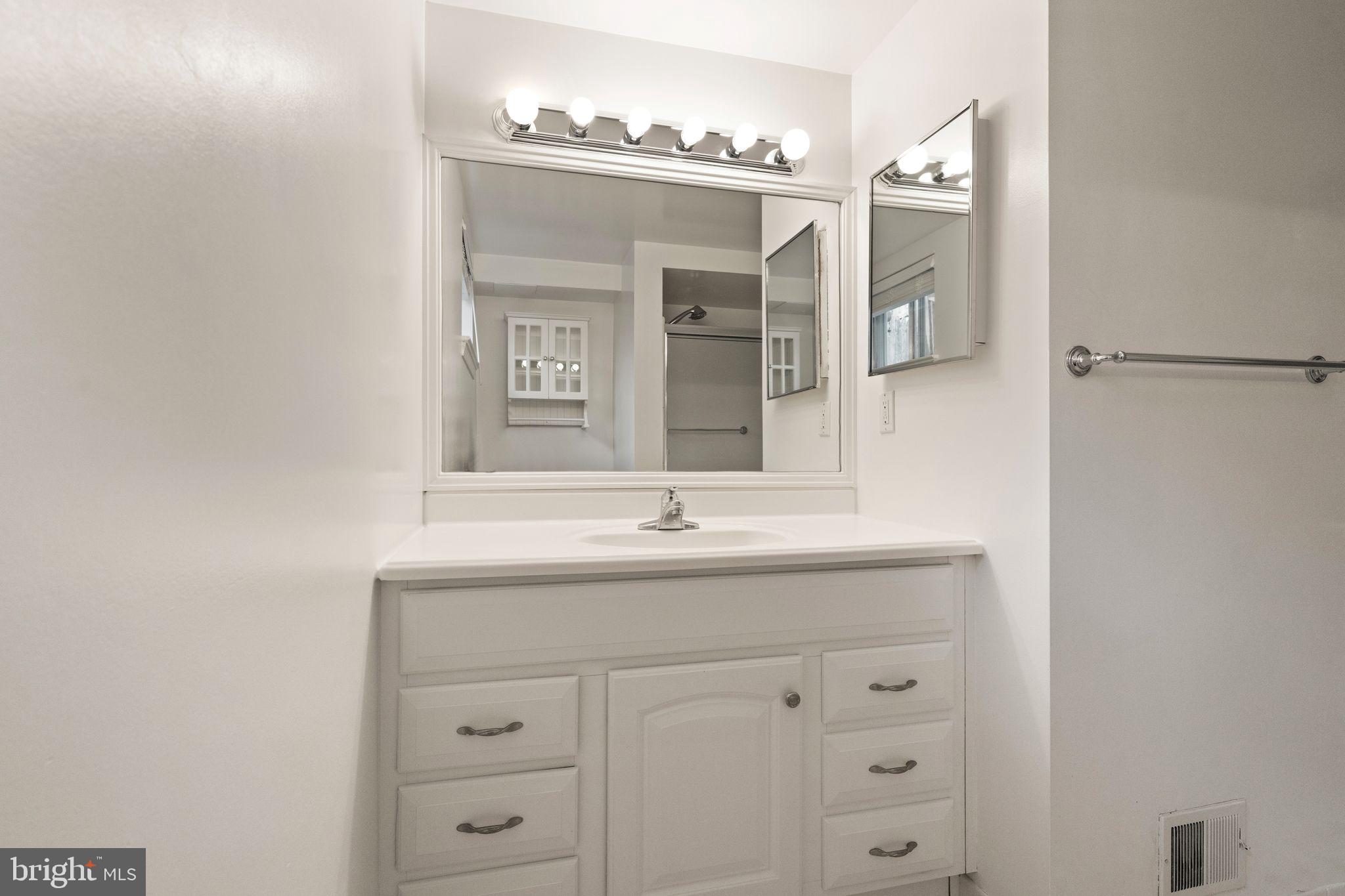 ALTA VISTA - Residential Lease