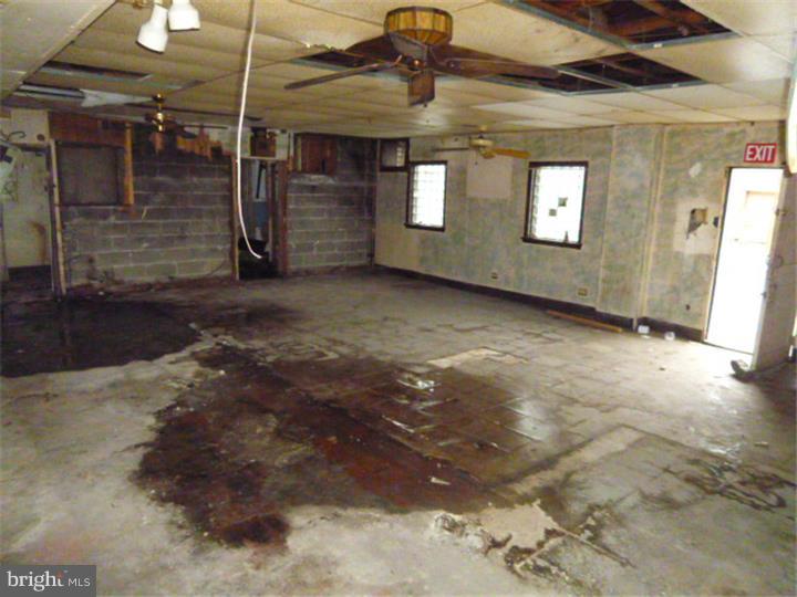 ANDOVER - Commercial Sale