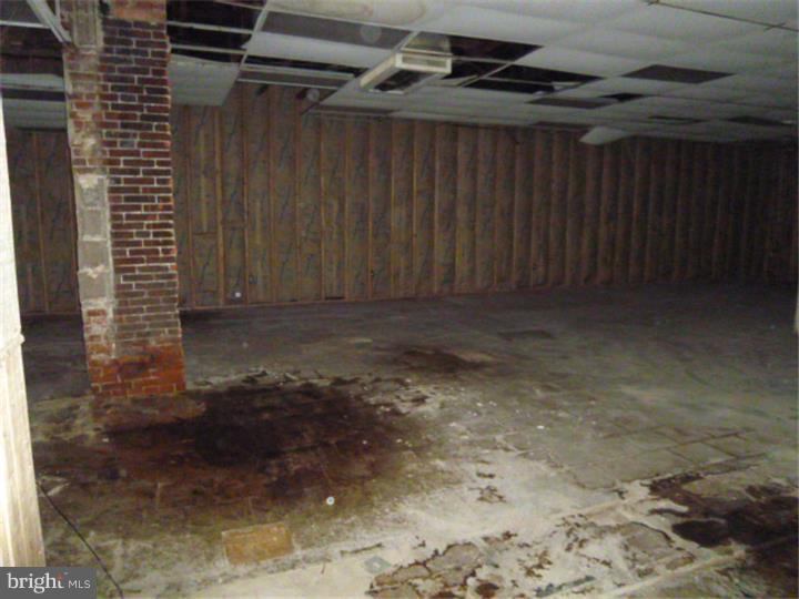 ANDOVER - Commercial Sale