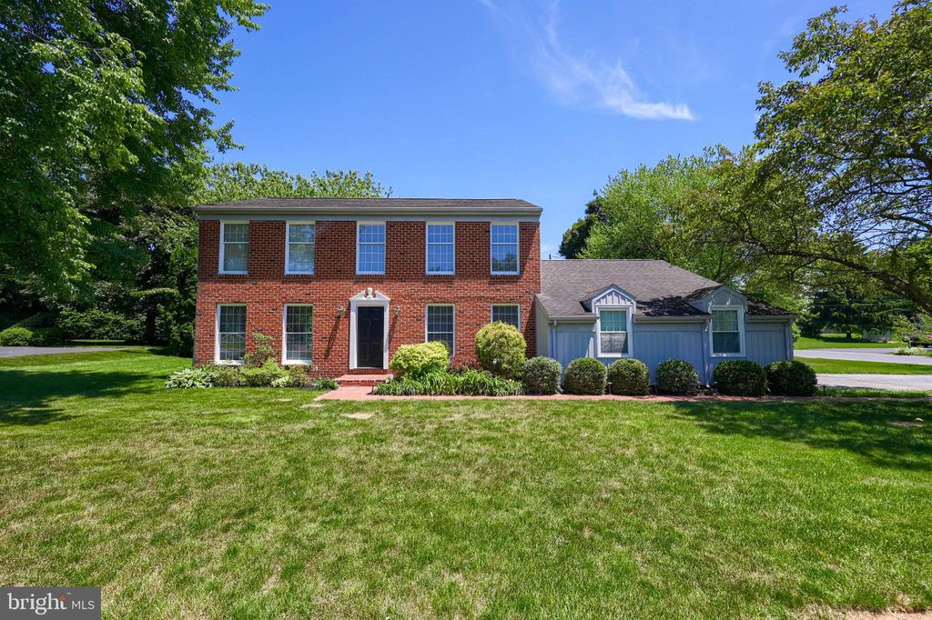 Photo of 1813 Sturbridge Drive, Lancaster, PA 17601 (MLS # PALA2051854)