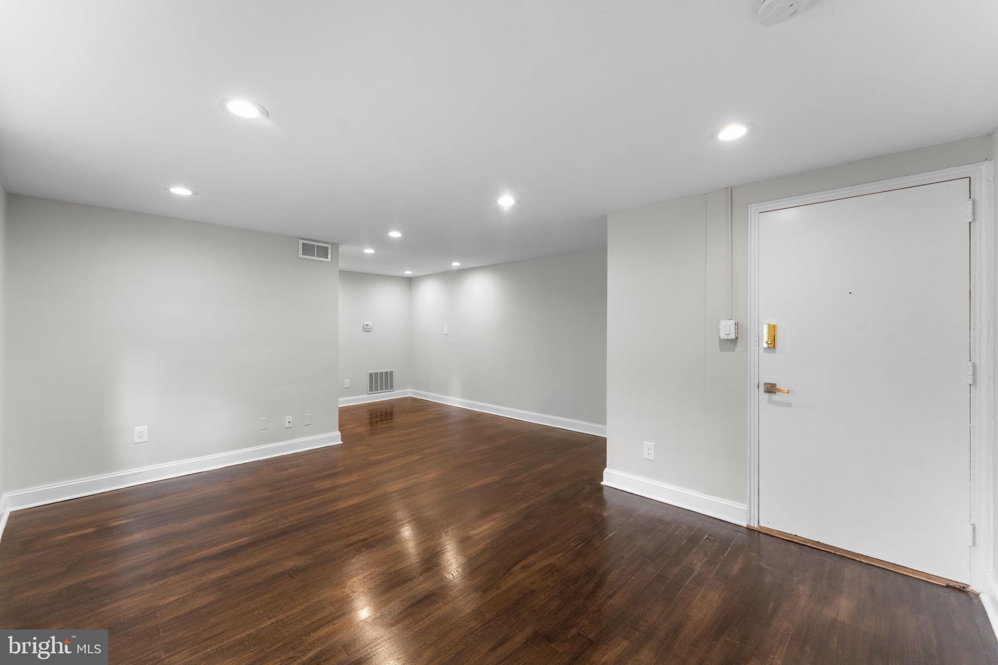 824 ARLINGTON MILL S 203