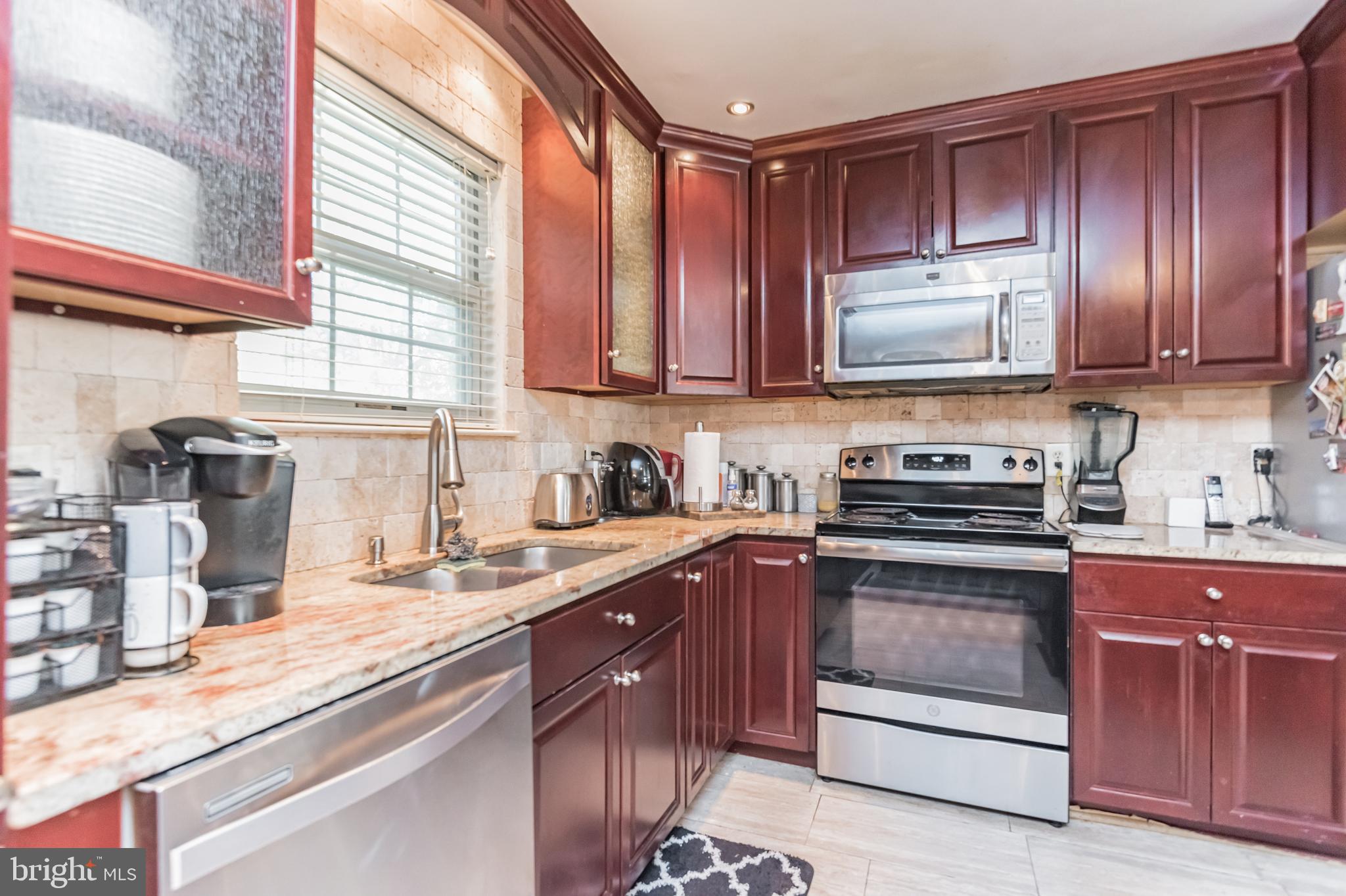 WINDSOR ESTATES - Residential