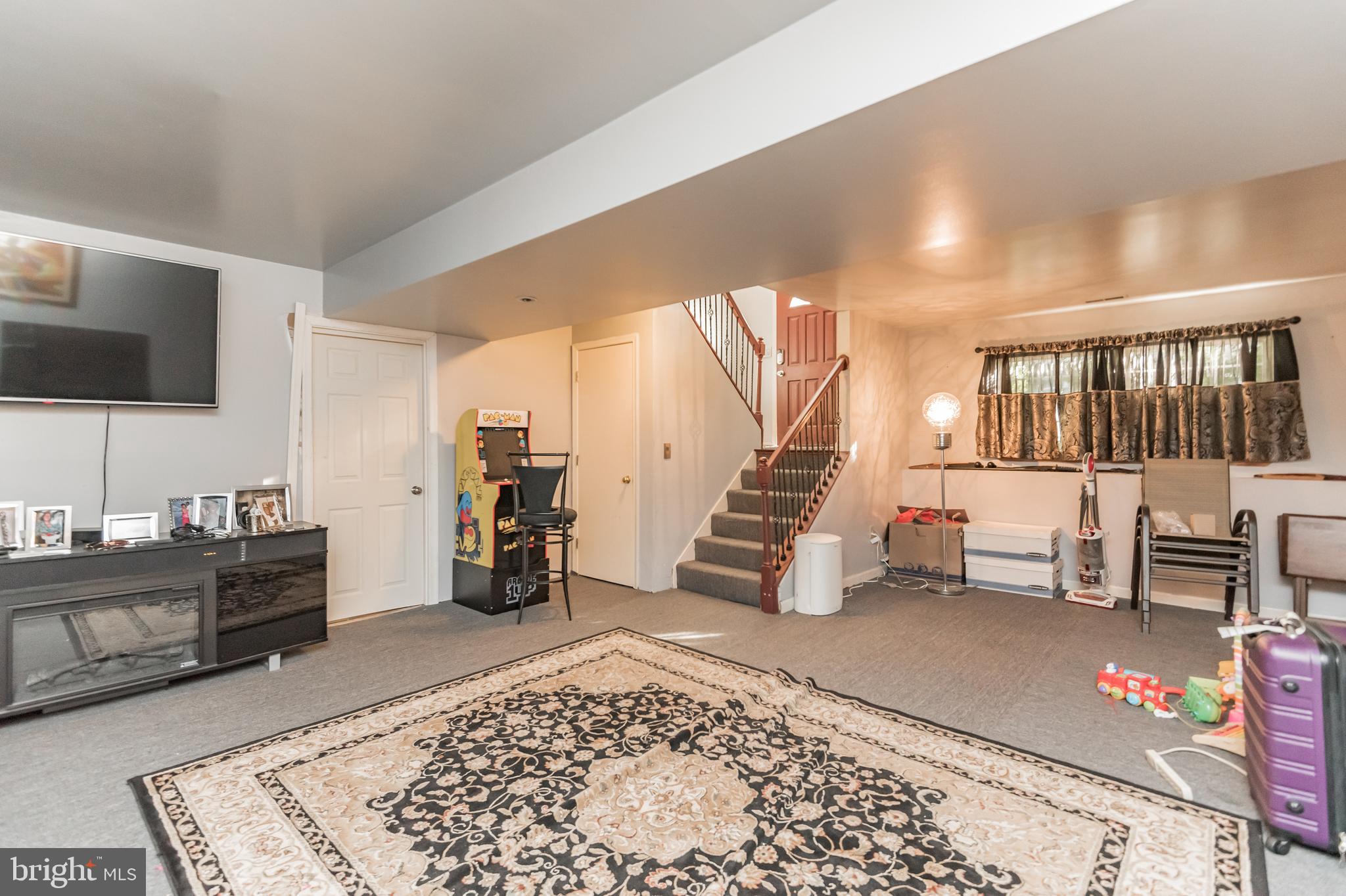 WINDSOR ESTATES - Residential