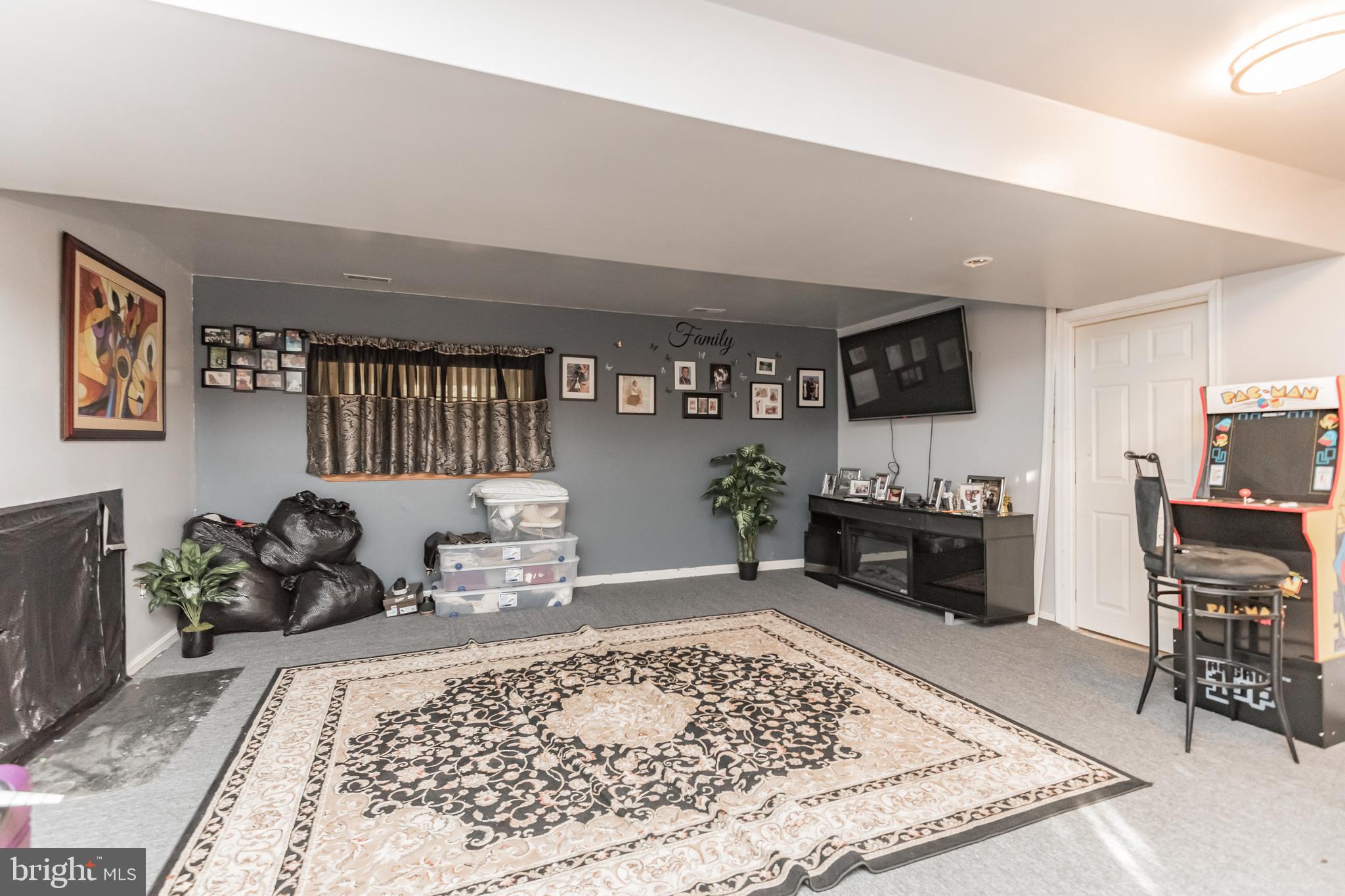 WINDSOR ESTATES - Residential