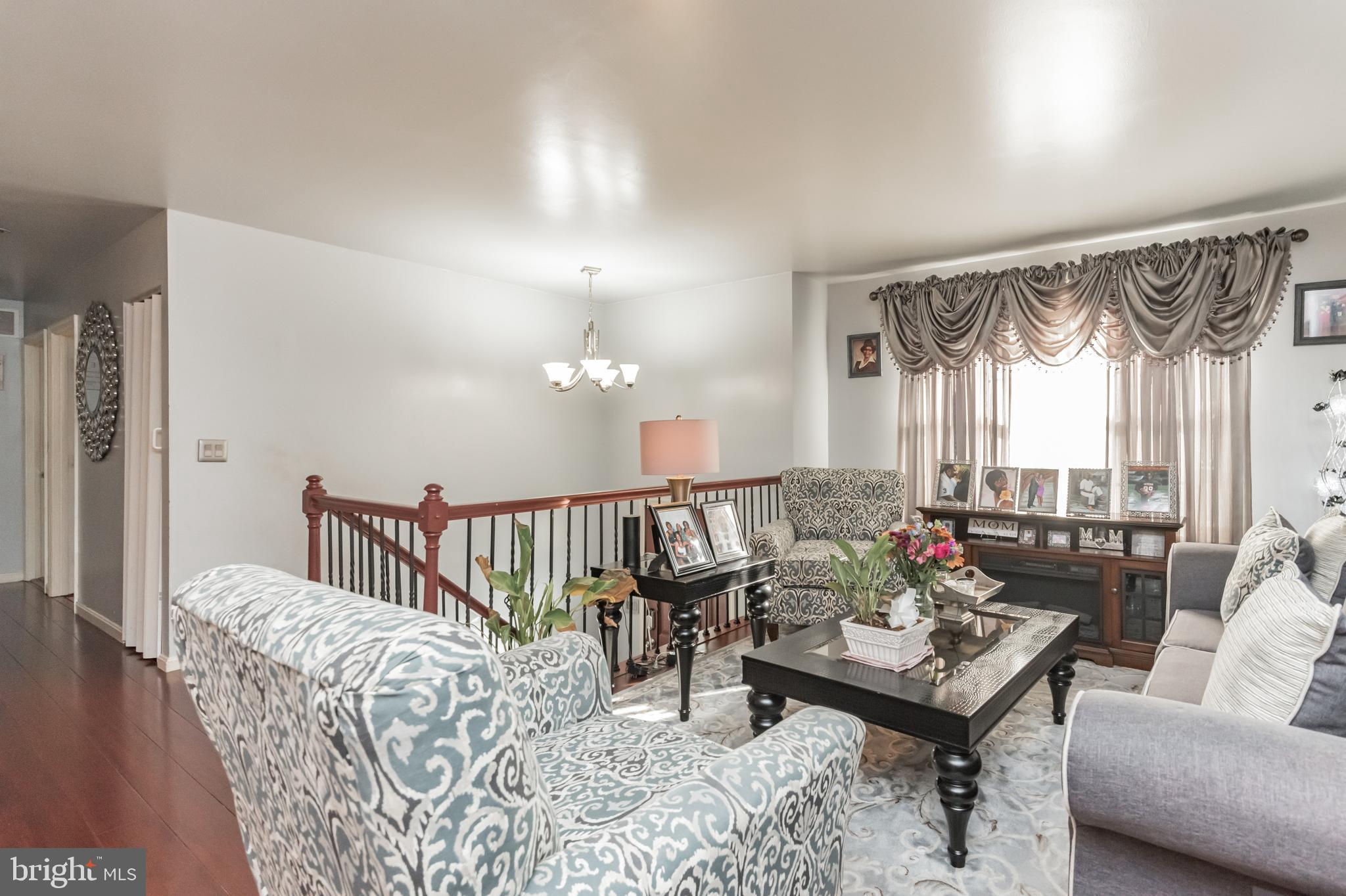 WINDSOR ESTATES - Residential