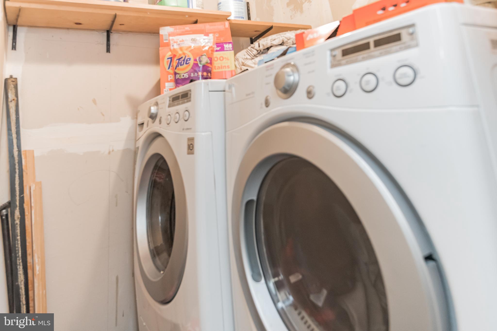 WINDSOR ESTATES - Residential