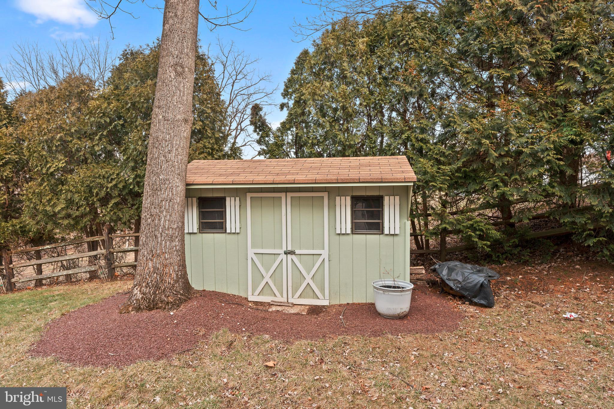 HILLCRESTSHIRE - Residential