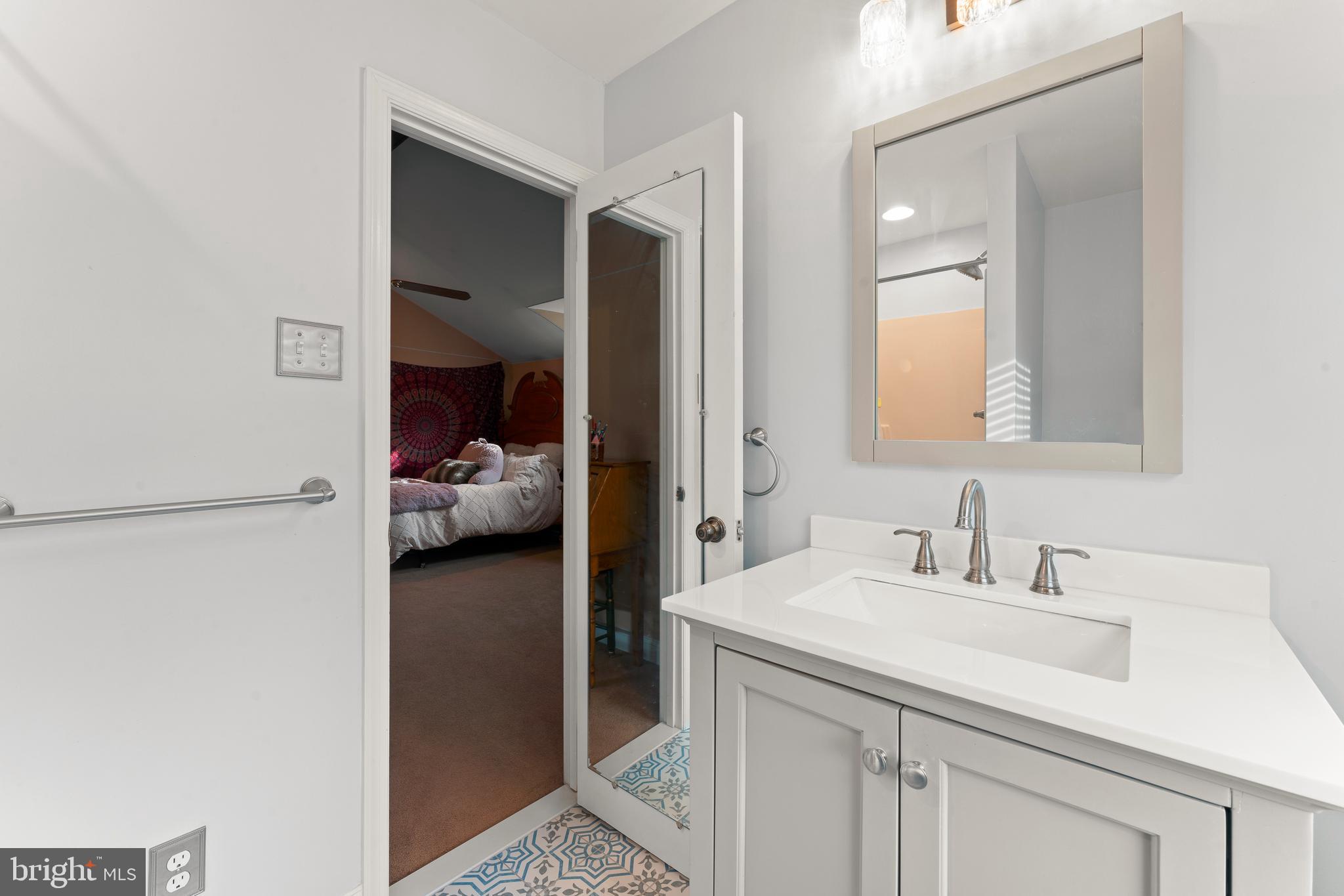 HILLCRESTSHIRE - Residential