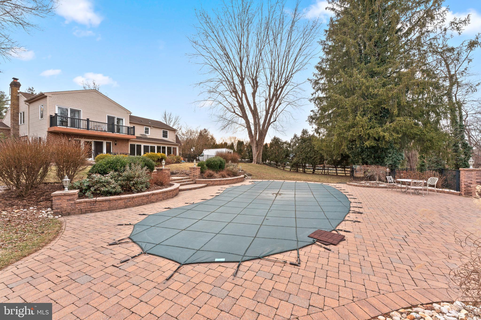 HILLCRESTSHIRE - Residential