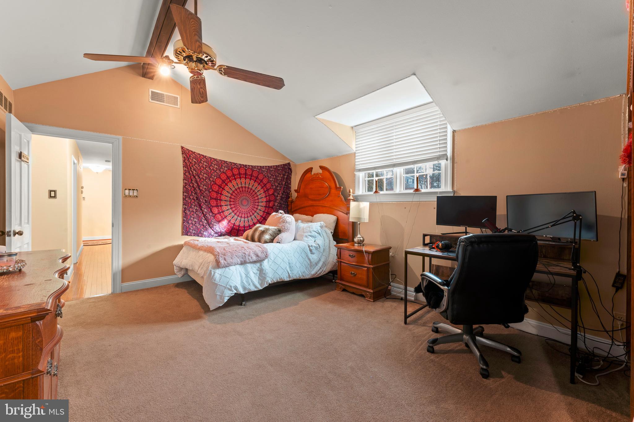 HILLCRESTSHIRE - Residential