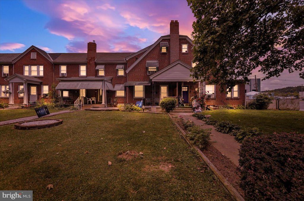 Photo of 507 Locust Street, Denver, PA 17517 (MLS # PALA2052034)