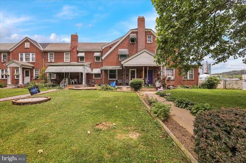 Photo of 507 Locust Street, Denver, PA 17517 (MLS # PALA2052034)