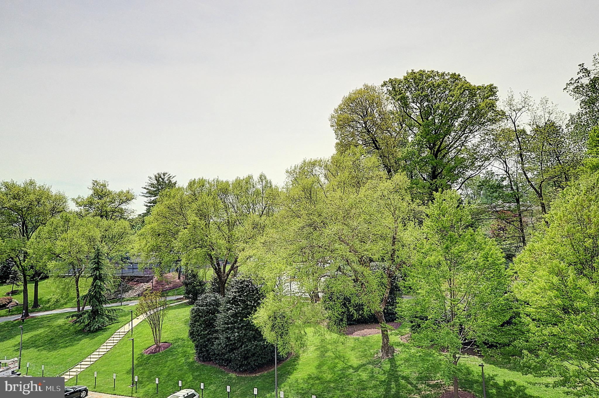 PROMENADE TOWERS - Residential