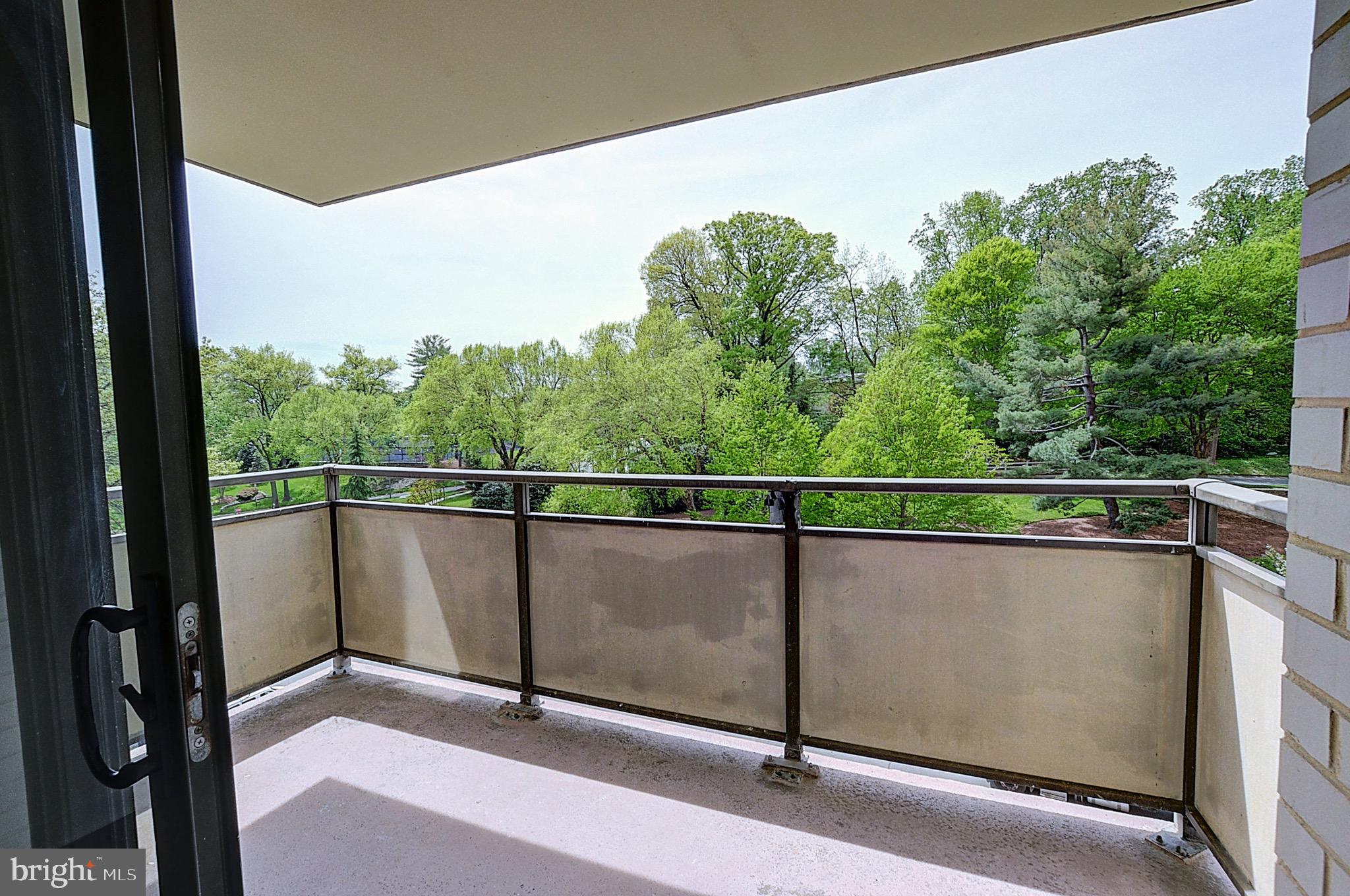 PROMENADE TOWERS - Residential