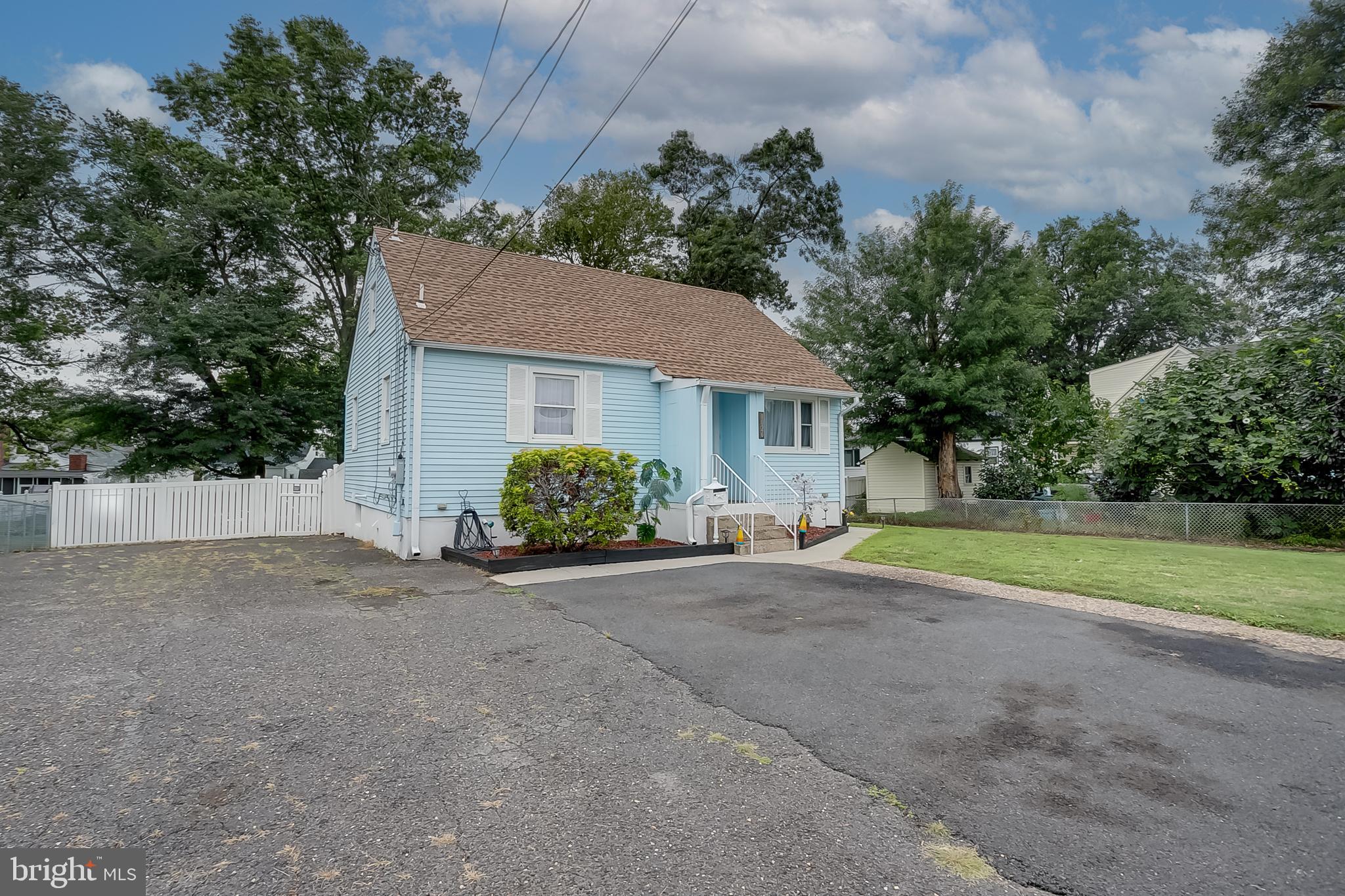 1026 W BROWNING ROAD