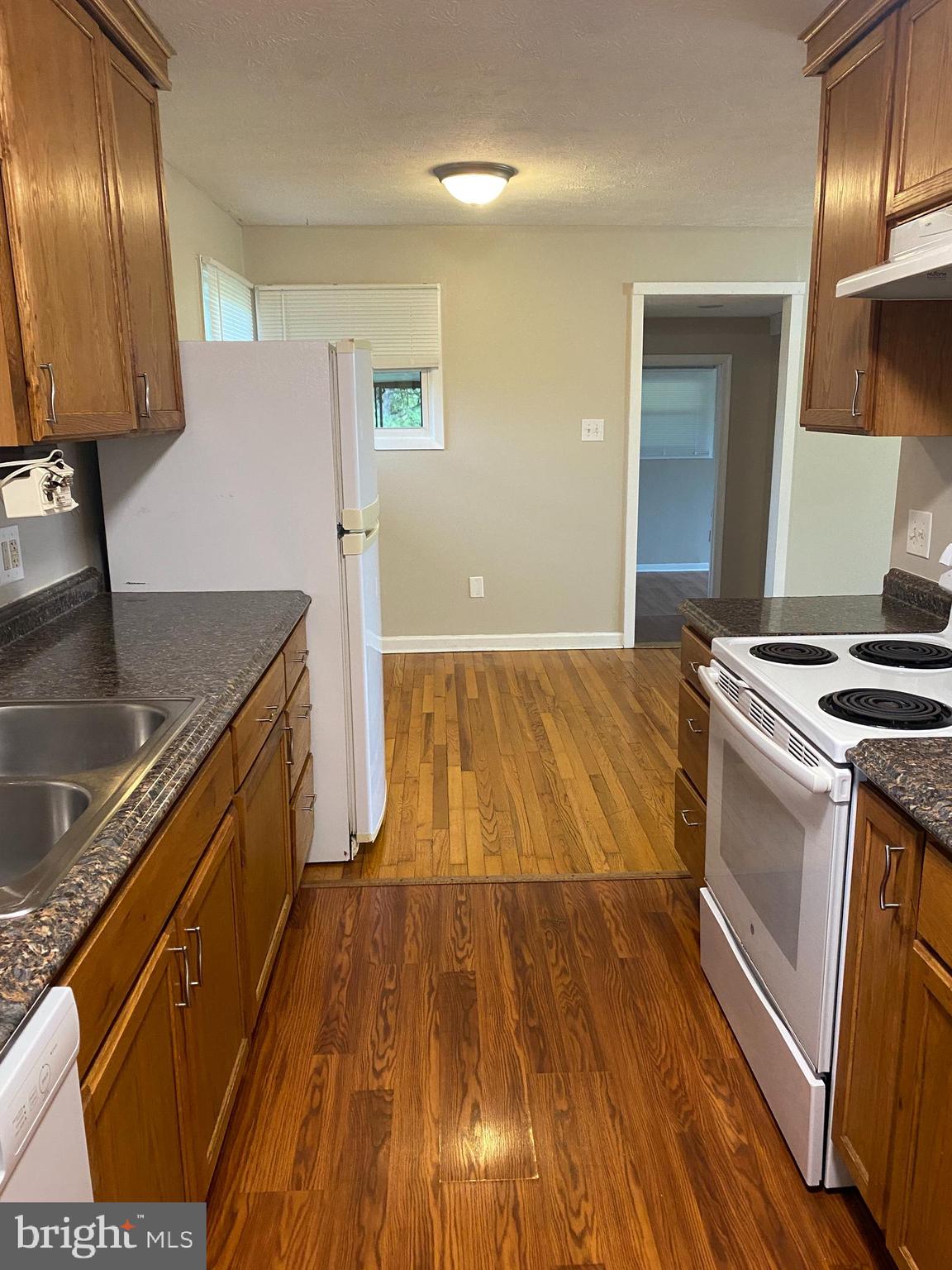 DEERWOOD PARK - Residential Lease