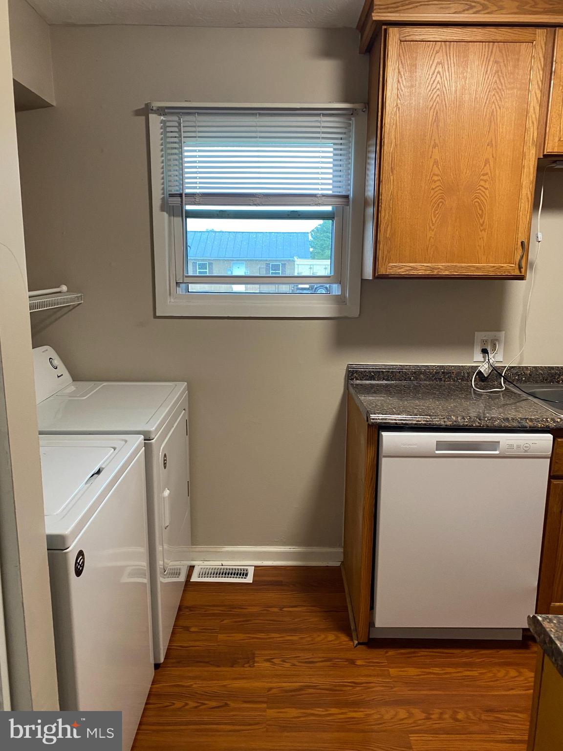 DEERWOOD PARK - Residential Lease