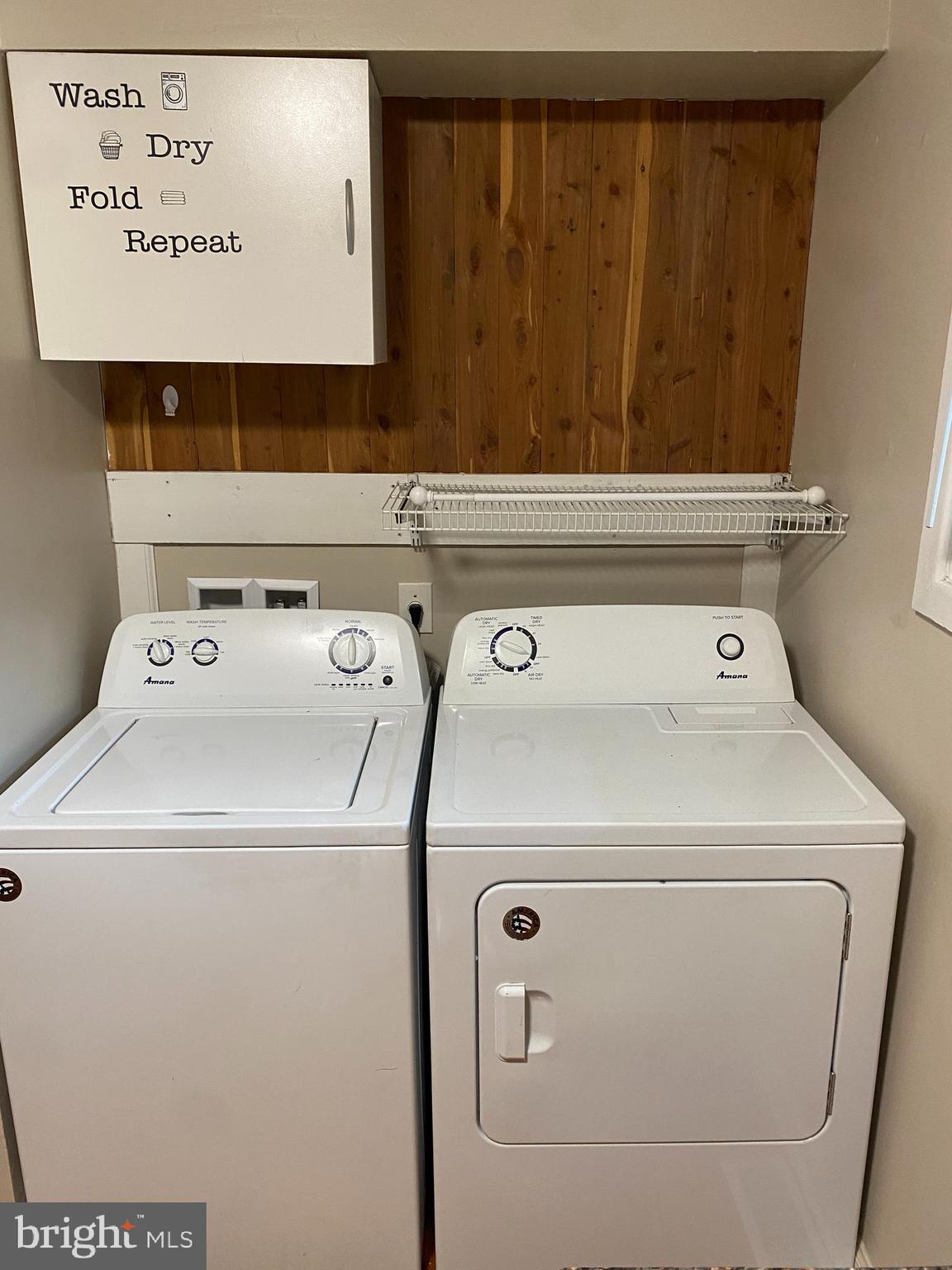 DEERWOOD PARK - Residential Lease