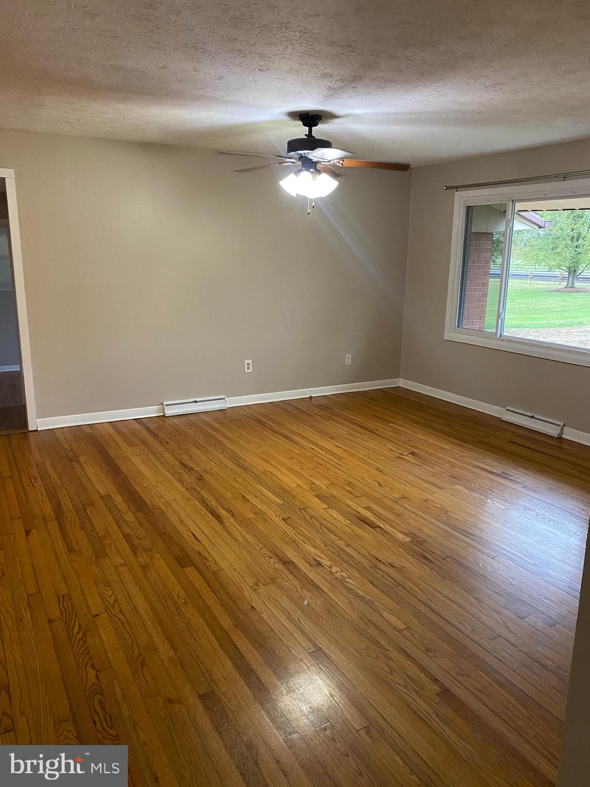 DEERWOOD PARK - Residential Lease