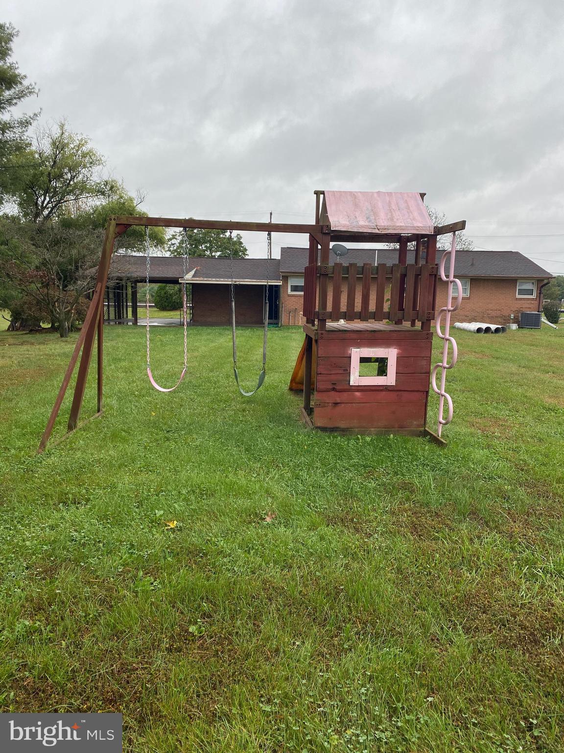 DEERWOOD PARK - Residential Lease