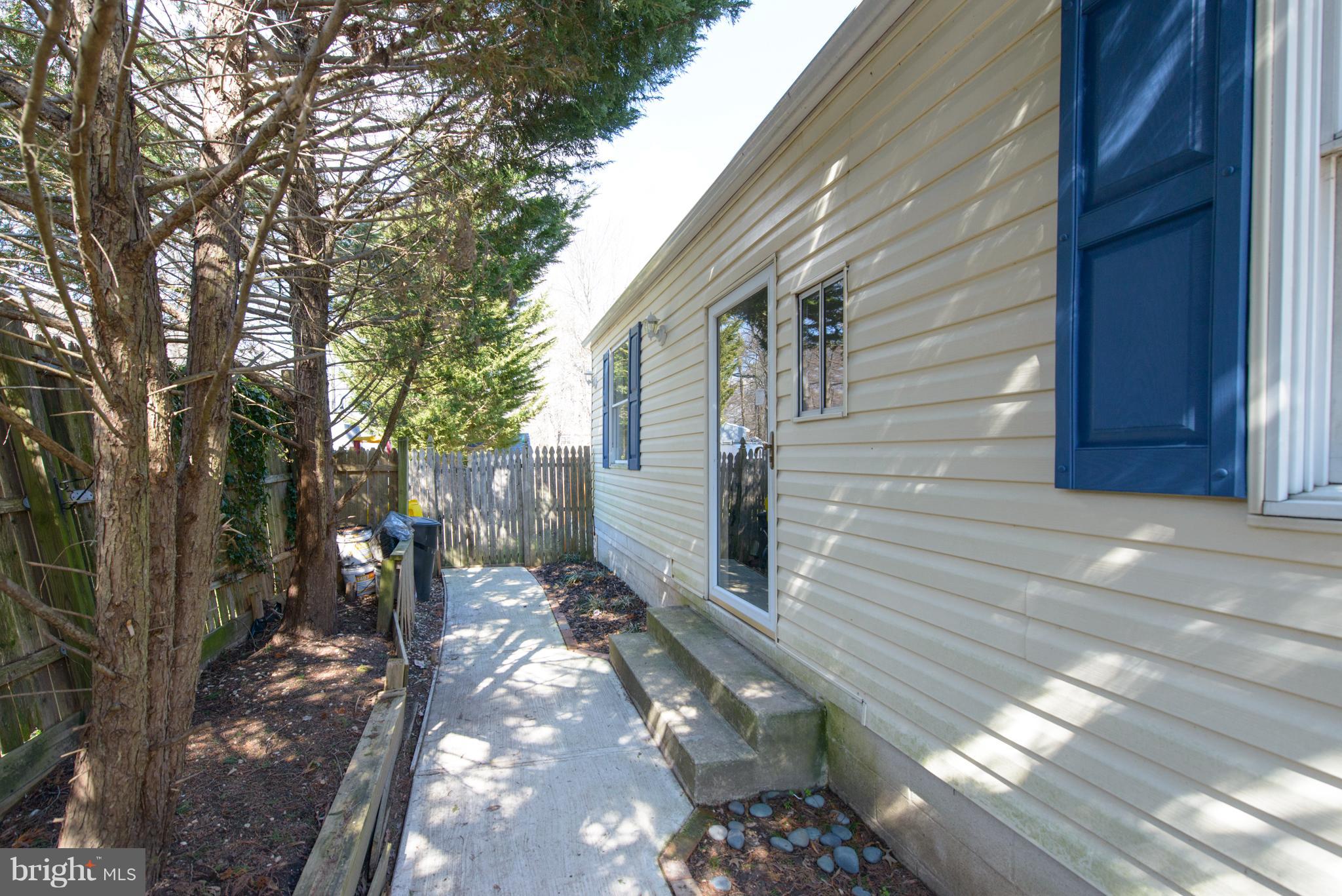 FRANKLIN MANOR BEACH - Residential