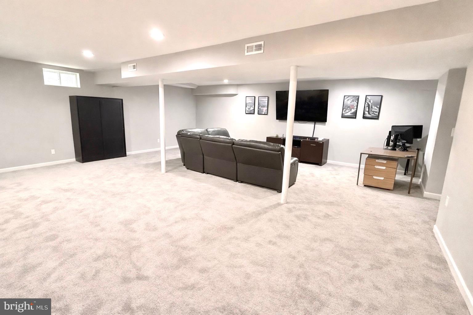 MIDDLE RIVER - Residential