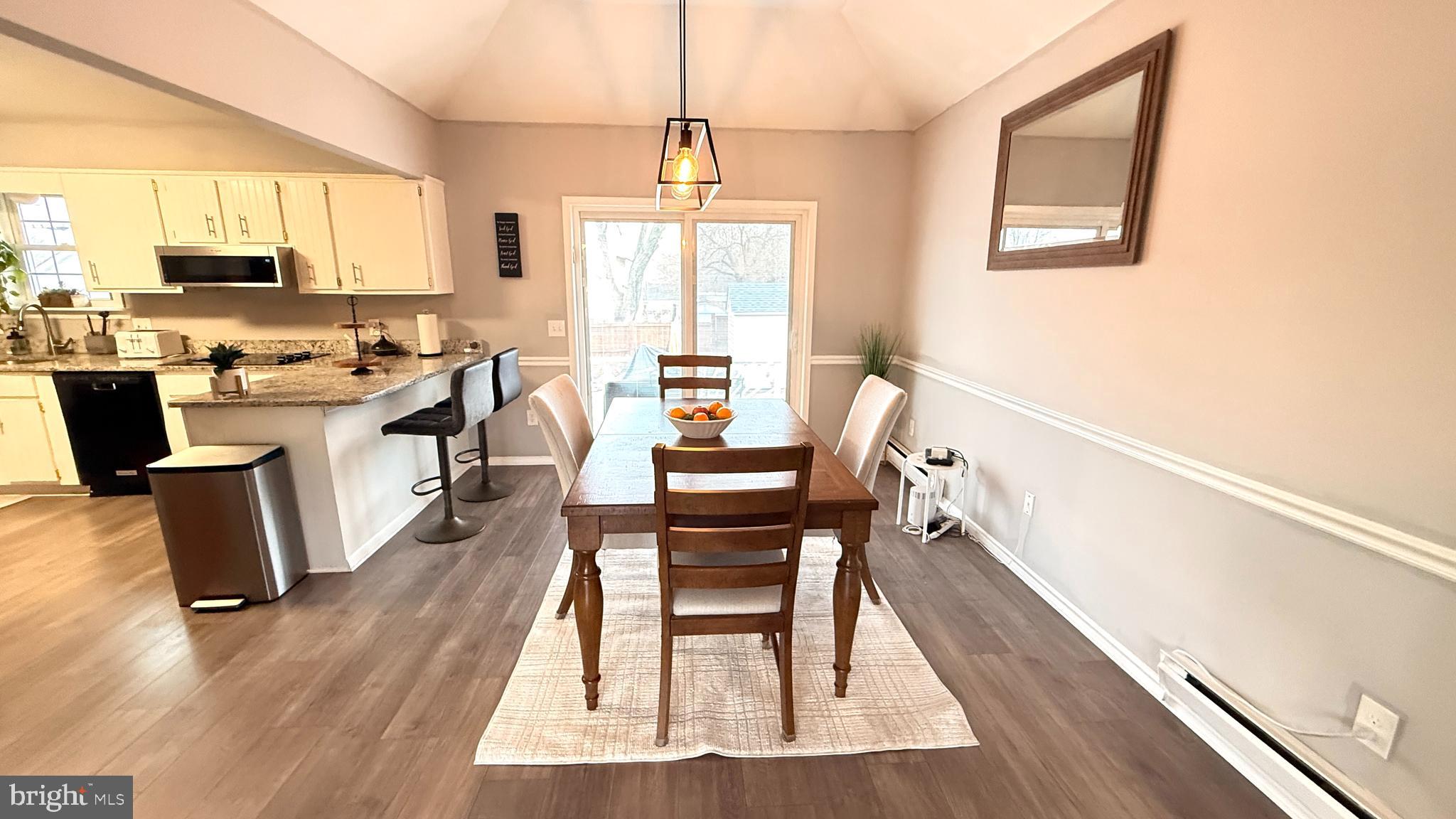 MIDDLE RIVER - Residential