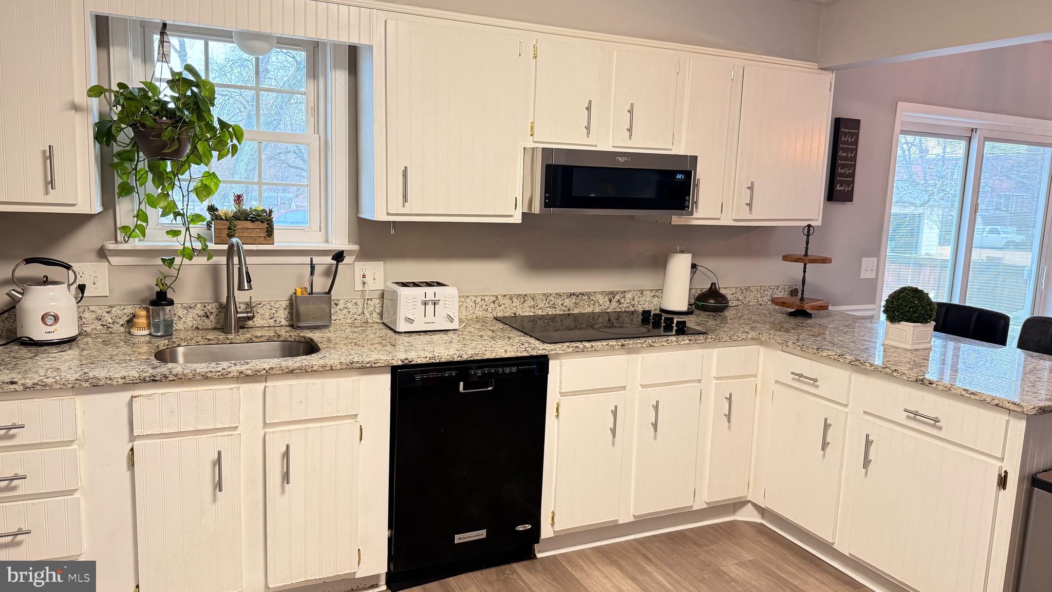 MIDDLE RIVER - Residential