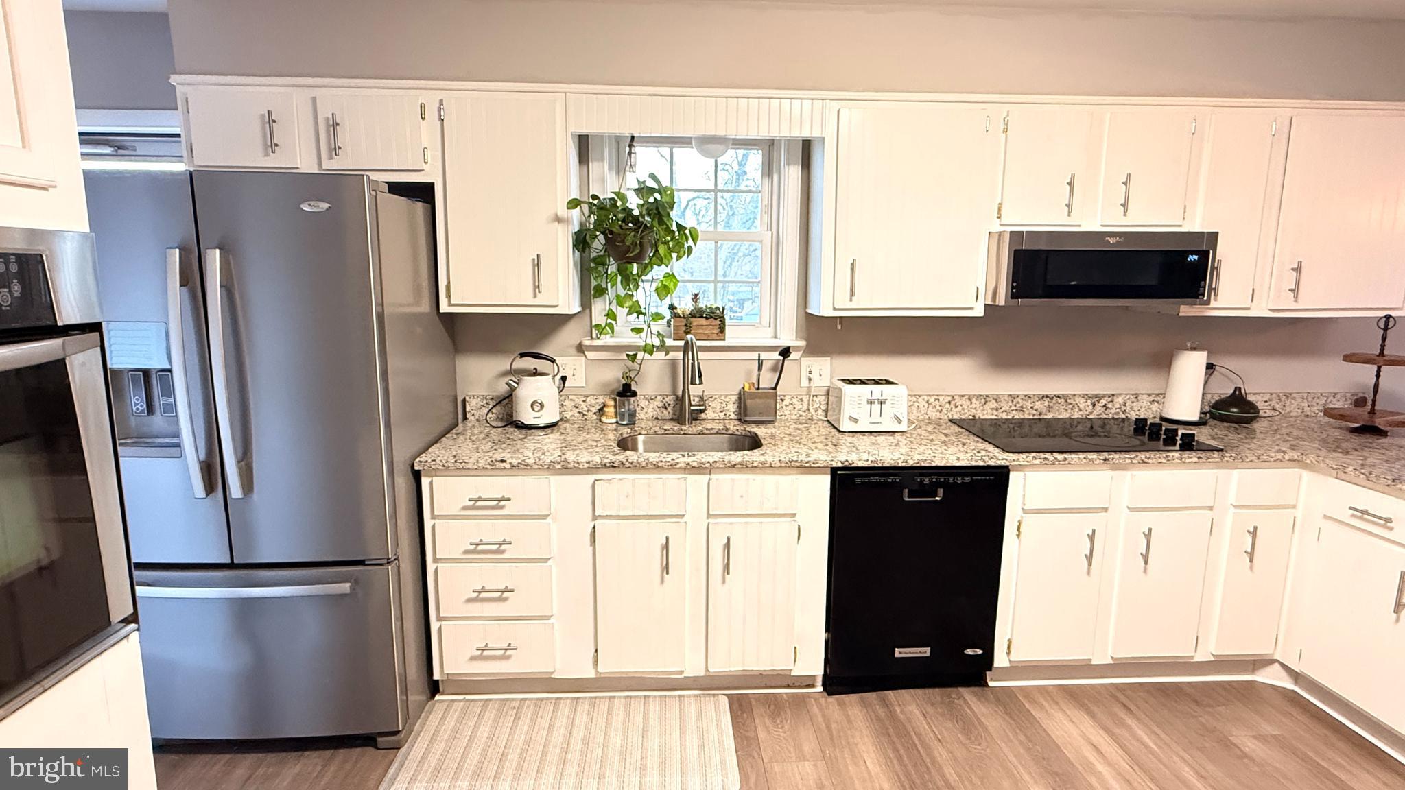 MIDDLE RIVER - Residential