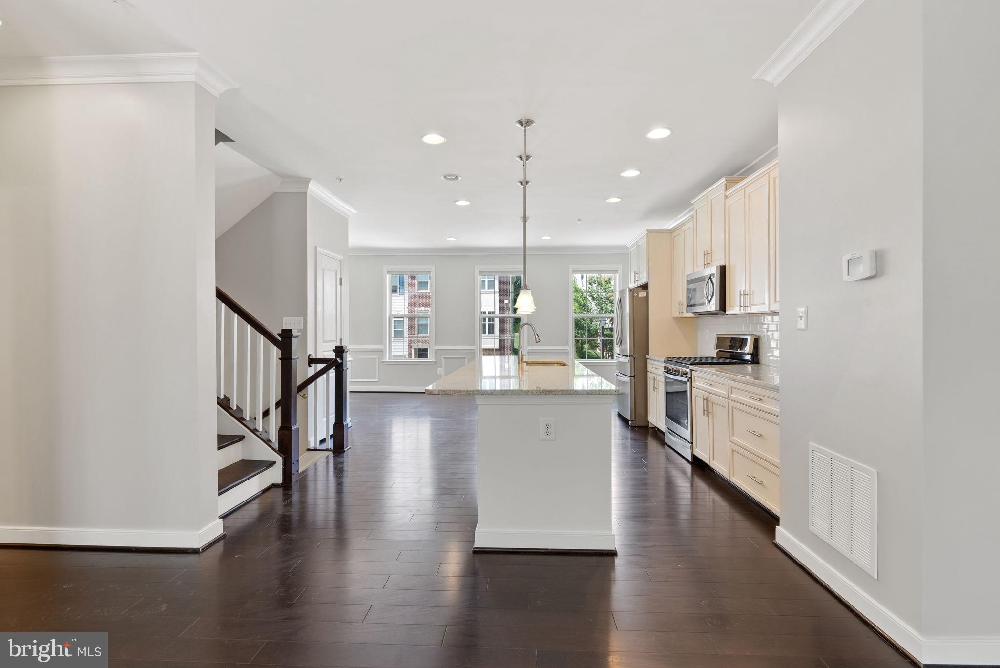 2413 MACMULLEN DRIVE