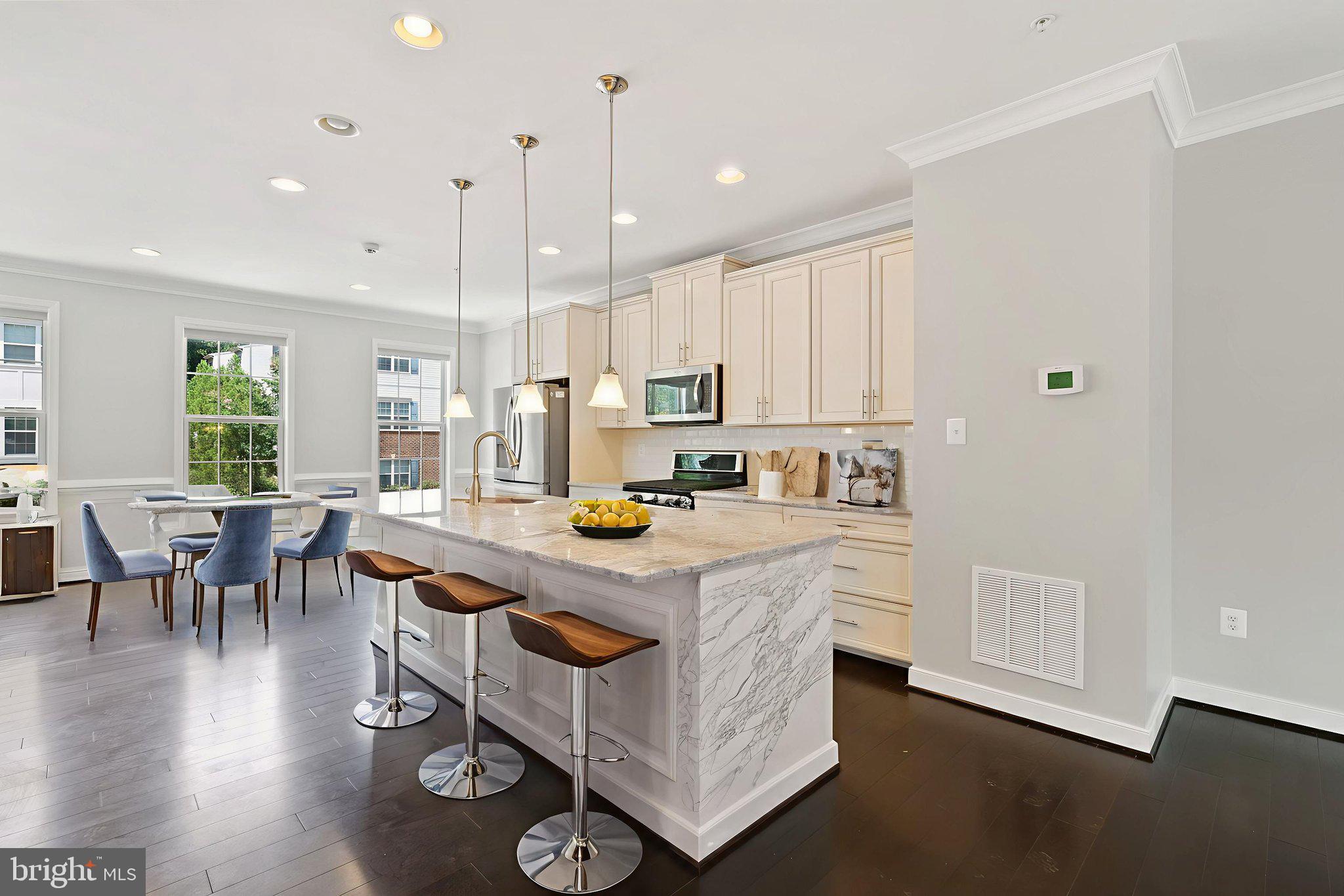 2413 MACMULLEN DRIVE
