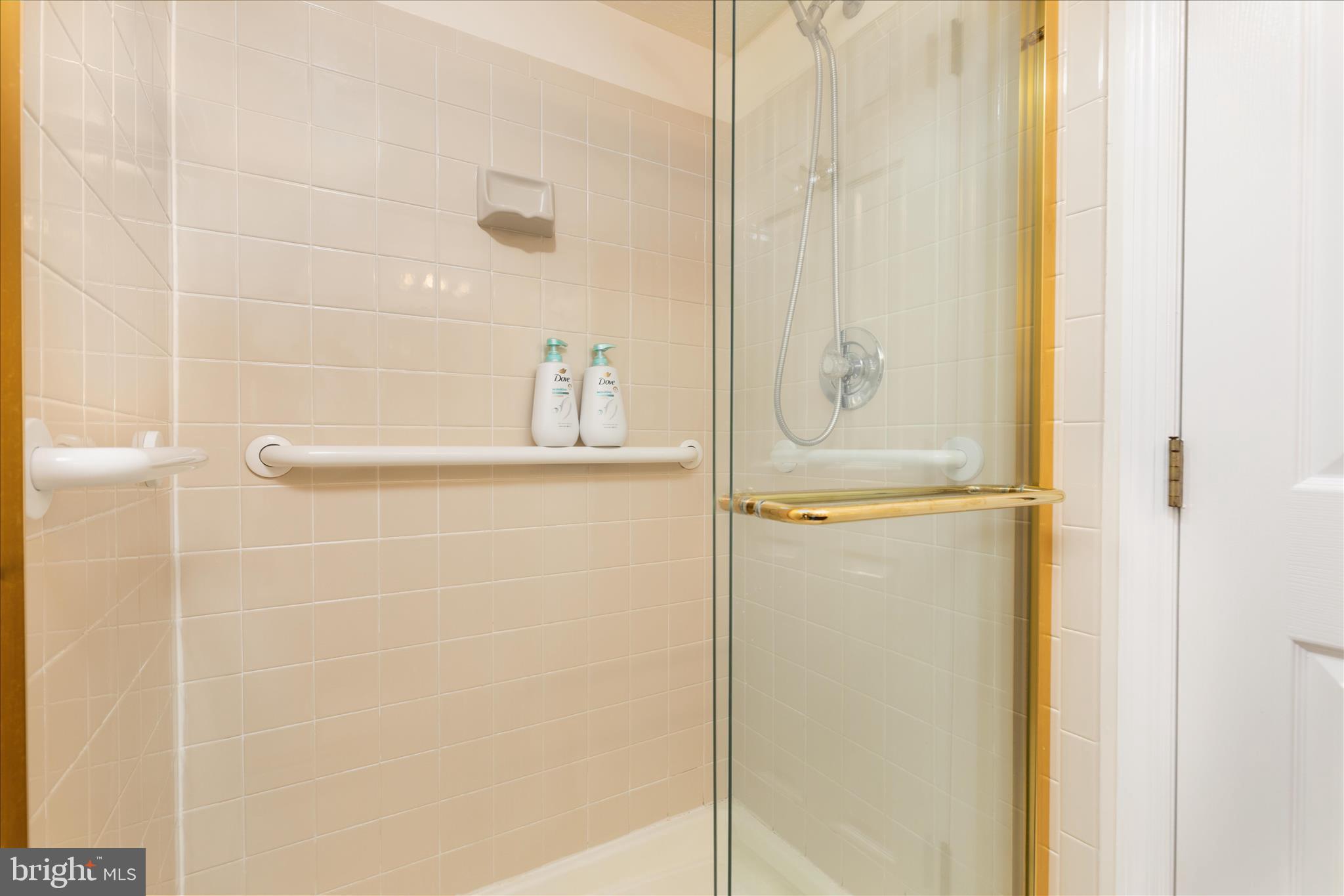 SHERBROOKE CONDO - Residential