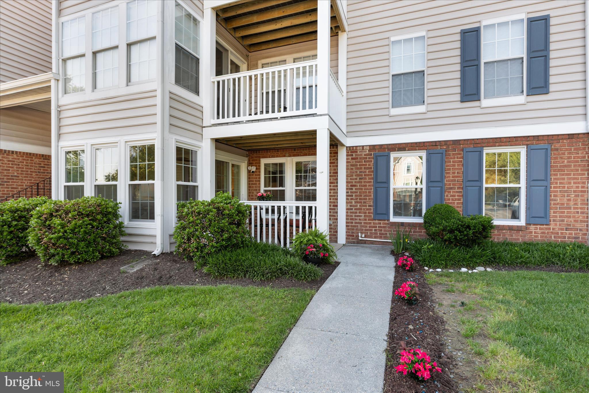 SHERBROOKE CONDO - Residential