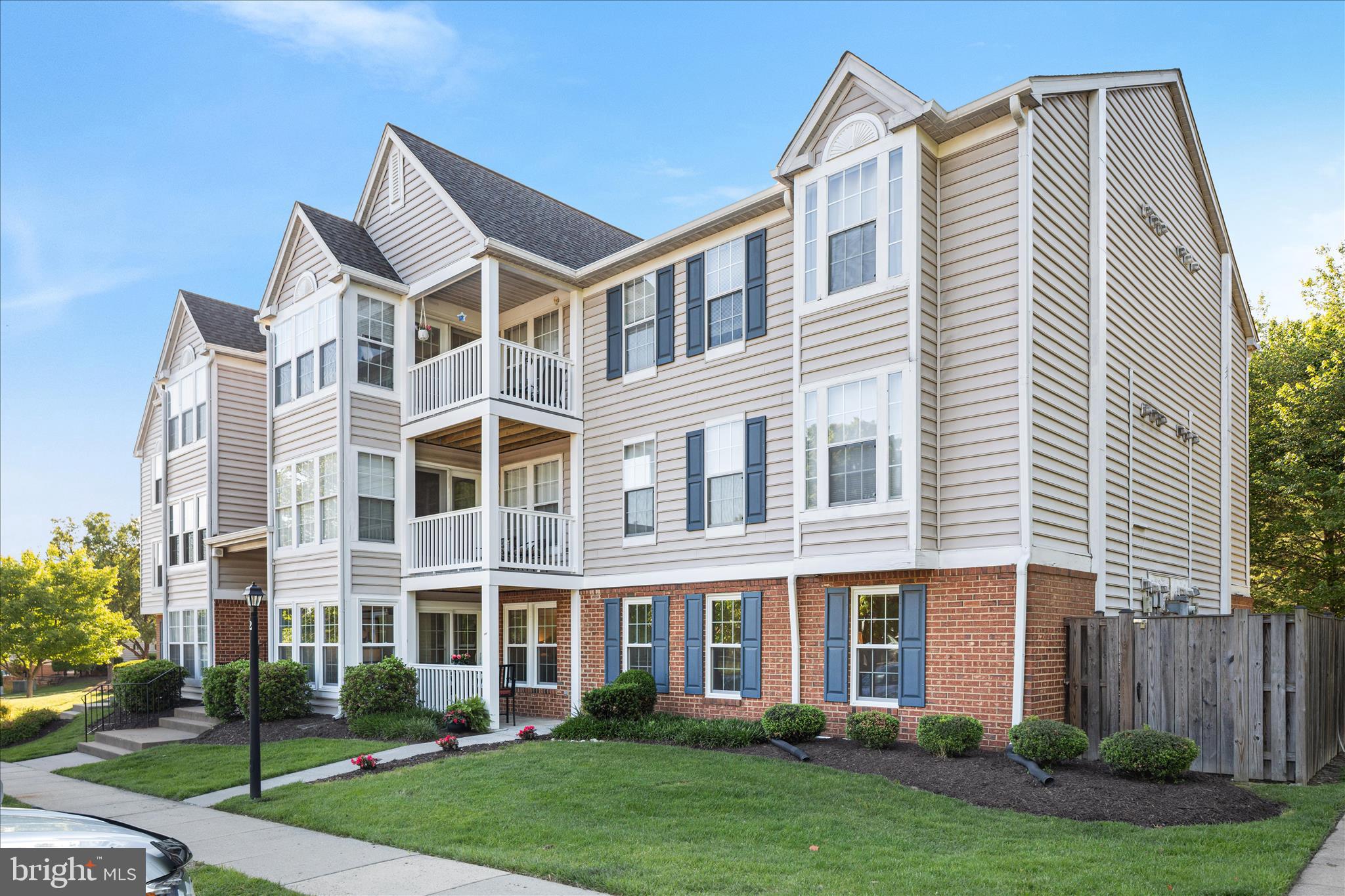 SHERBROOKE CONDO - Residential
