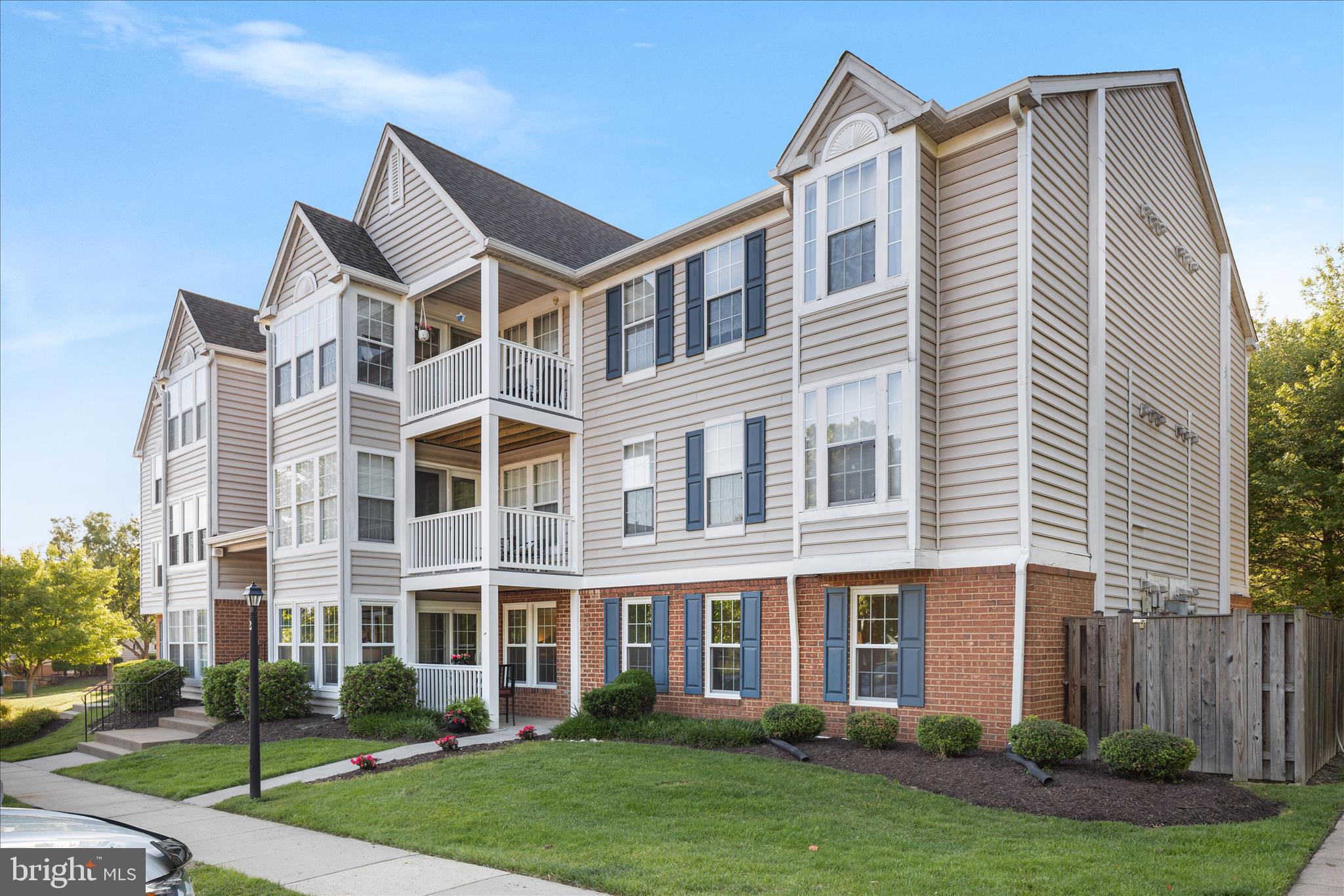 SHERBROOKE CONDO - Residential