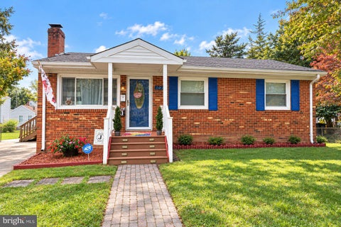 Photo of 102 Runyon Court, MANASSAS PARK, VA 20111 (MLS # VAMP2004360)