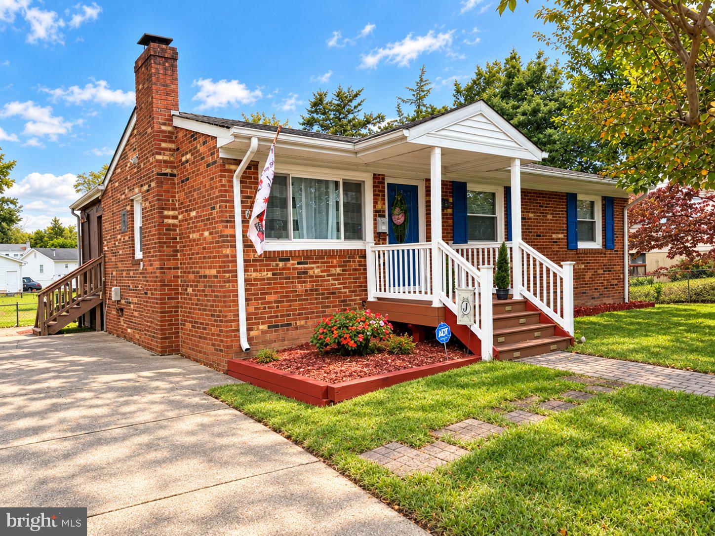 102 RUNYON COURT